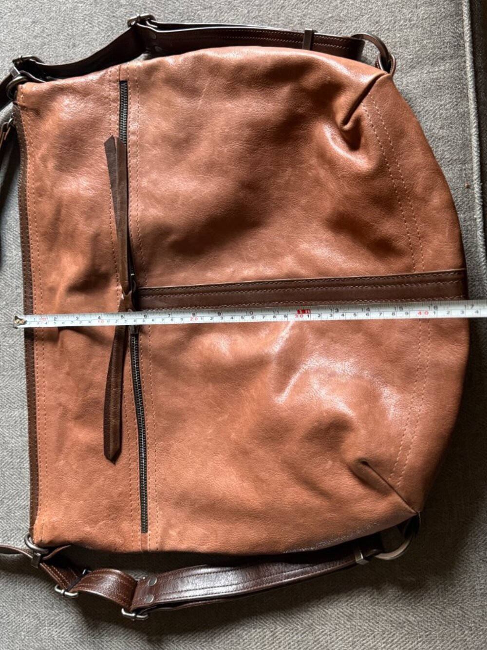 Rough & Tumble XL Hobo - Picture 10 of 11